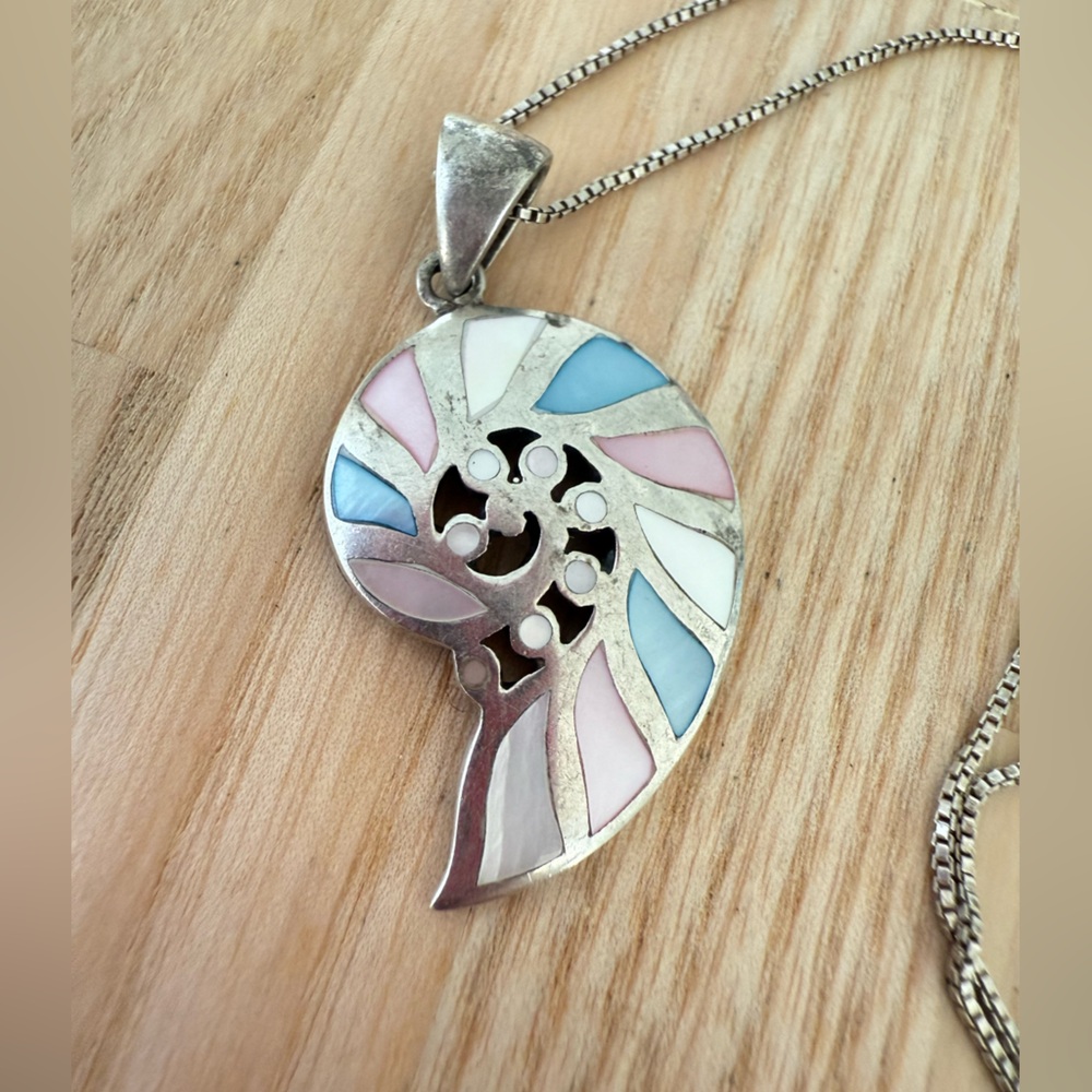 925 Sterling silver mother of pearl nautilus shell pendant necklace